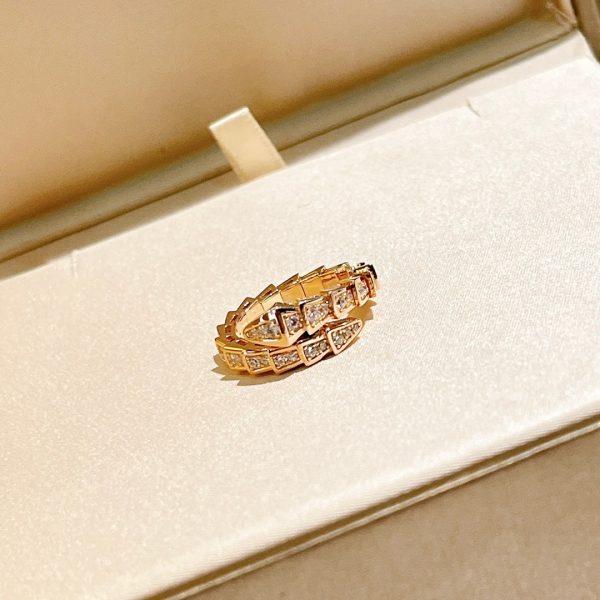 18K BV Serpenti Viper Pave Diamond Ring - Image 10