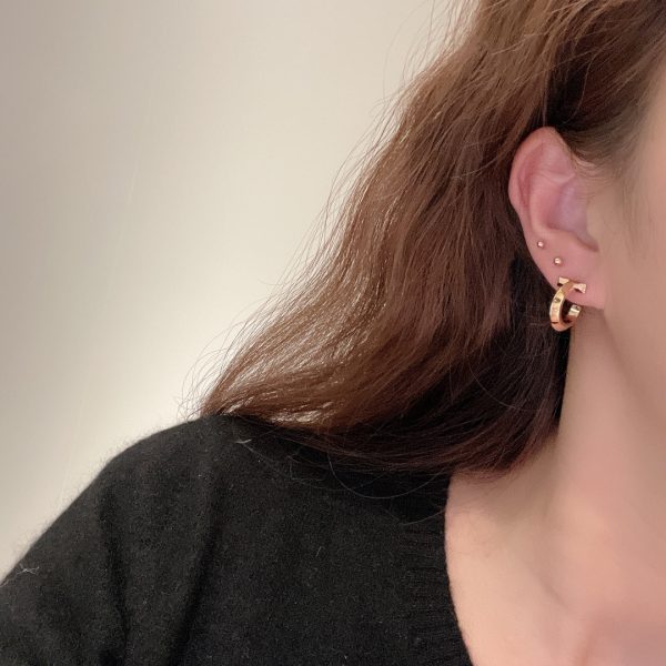 18K T Hoop Earrings - 图片 8