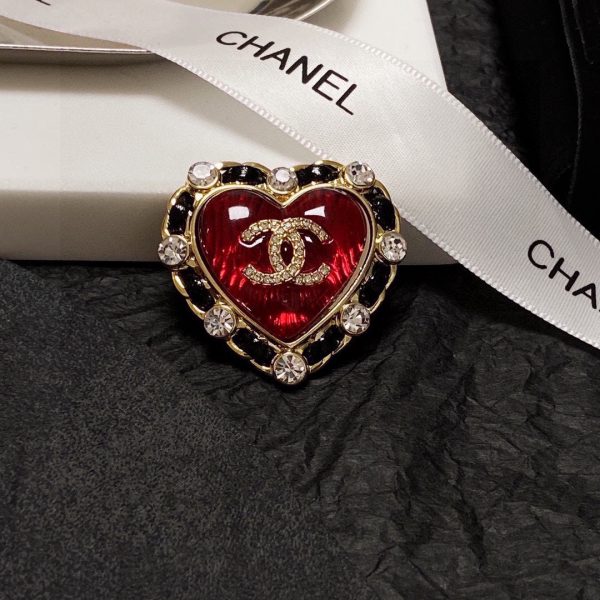 18K CC Red Crystal Heart Brooch - Image 8