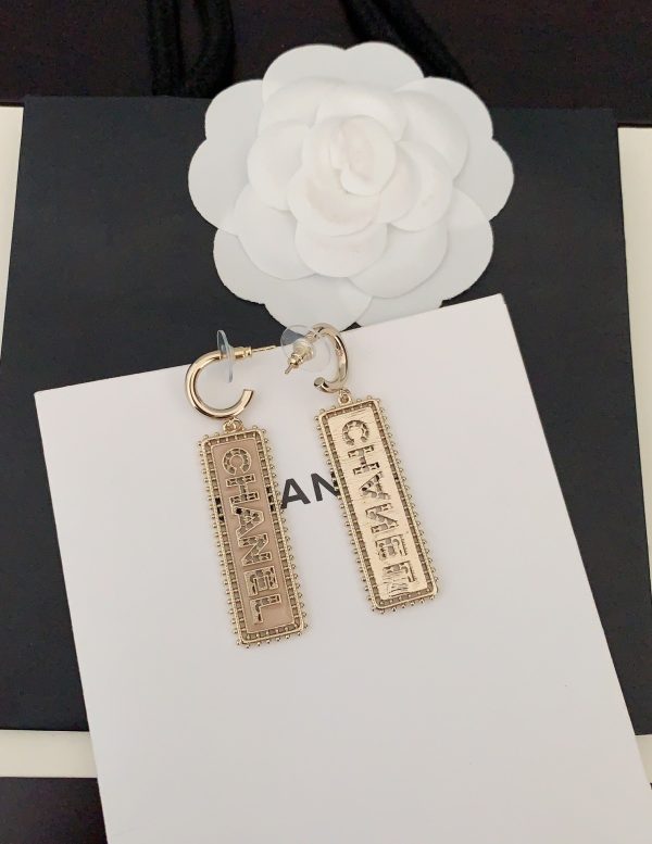 18K CC Typo Drop Earrings - 图片 7