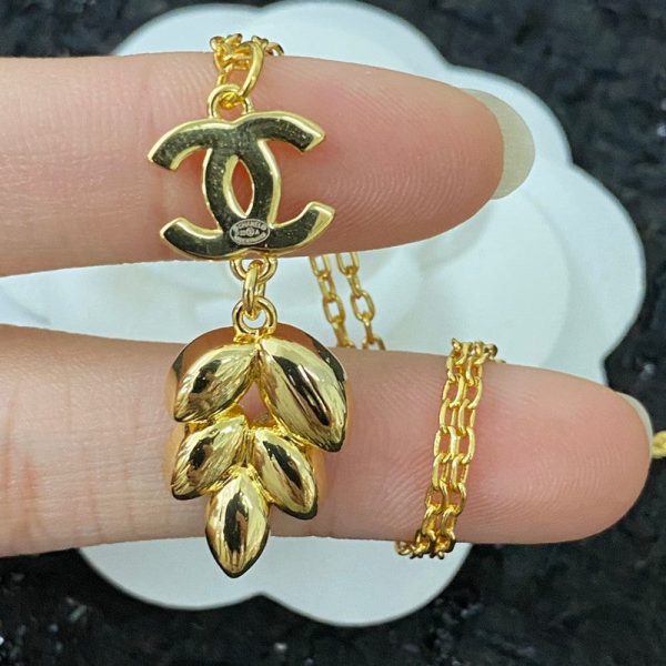 18K CC Flower Crystal Necklace - Image 8