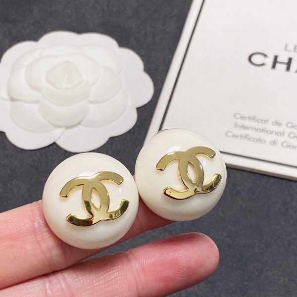 18K CC Pearl Round Earrings