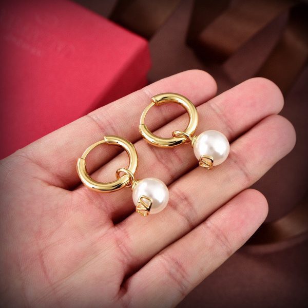 18K Vlogo Pearl Earrings - Image 6