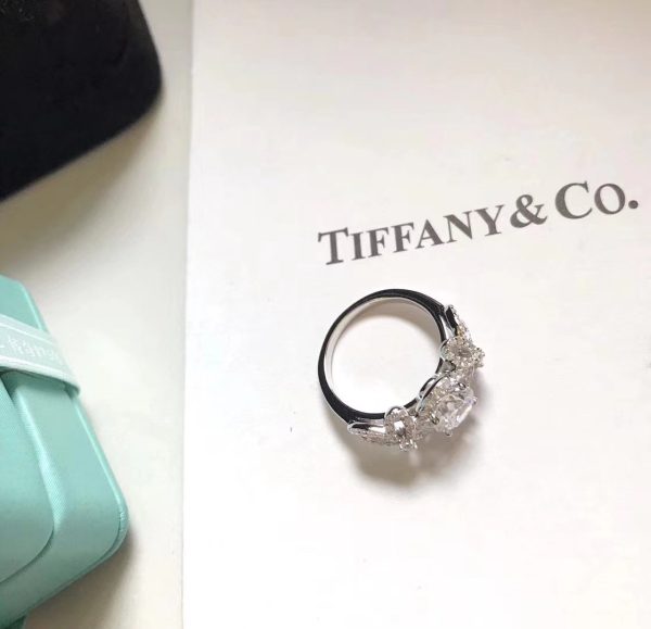 18K T Bow Ribbon Engagement Ring - 图片 8