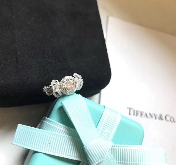 18K T Bow Ribbon Engagement Ring - 图片 9