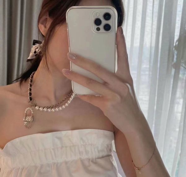 18K CC Pearl Leather Bag Pendant Necklace - 图片 9