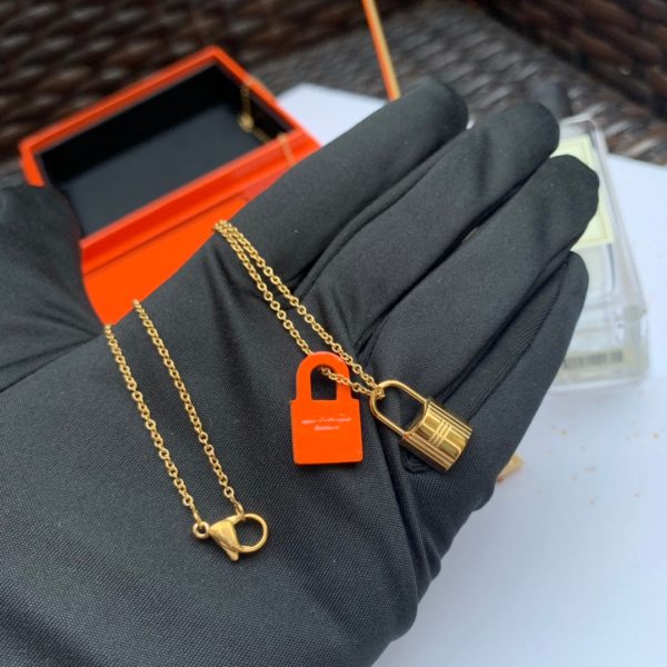 18K O'Kelly Orange Pendant H Necklace - 图片 5