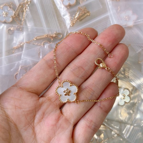18K Lucky Spring Plum Blossom Bracelet - 图片 8