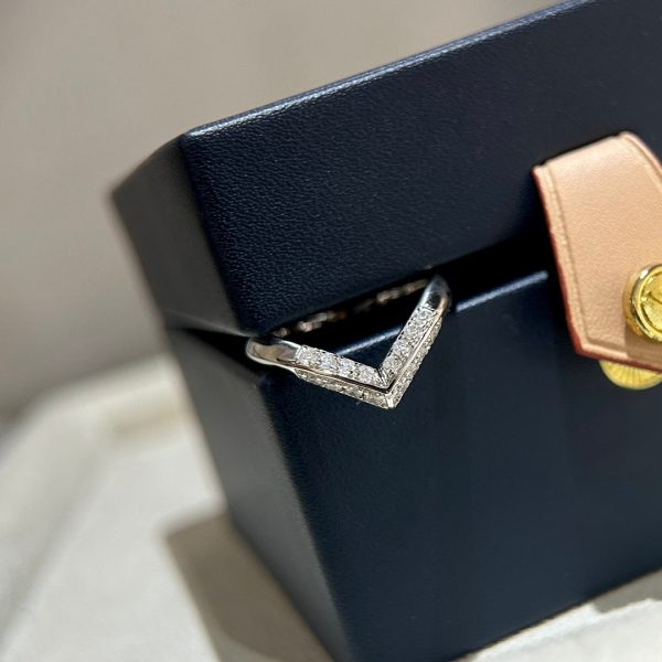 18K Louis V Diamonds Ring - 图片 3