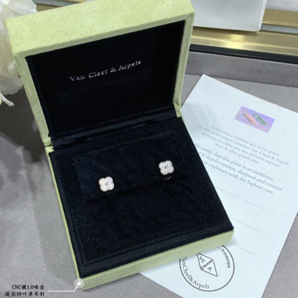 18K Vintage Alhambra Diamonds Earrings - Image 7