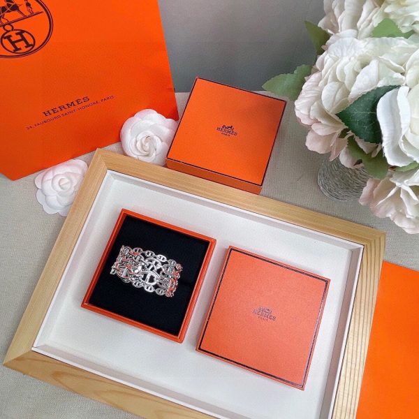 18K Chaine D'Ancre Wide Cutwork H Bracelet - 图片 11