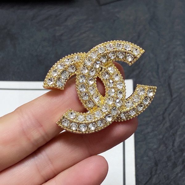 18K CC Diamonds Brooch - Image 4