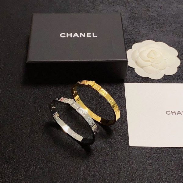 18K CC Diamond Bracelet - Image 9