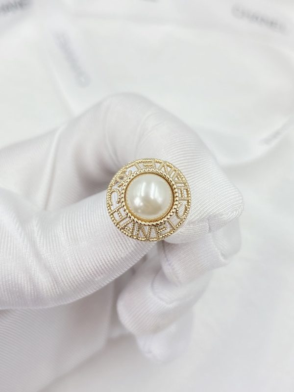 18K CC Pearl Round Earrings - 图片 9