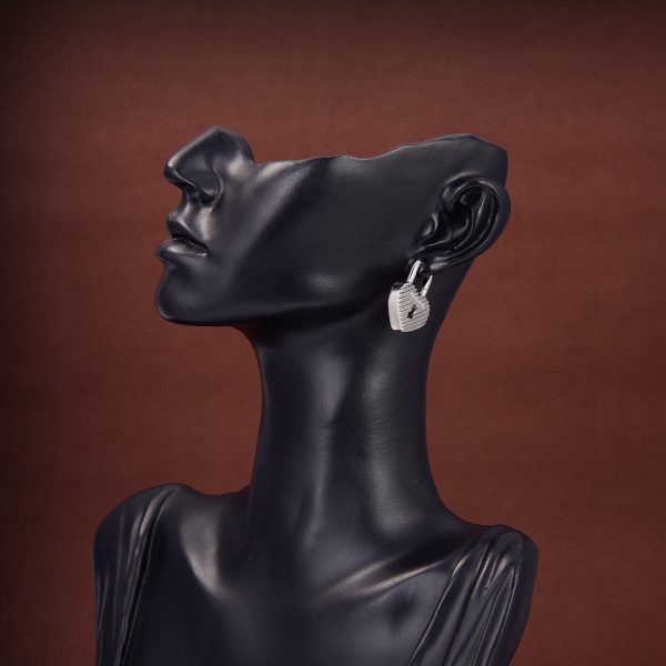 18K BB Hear Lock Earrings - Image 3