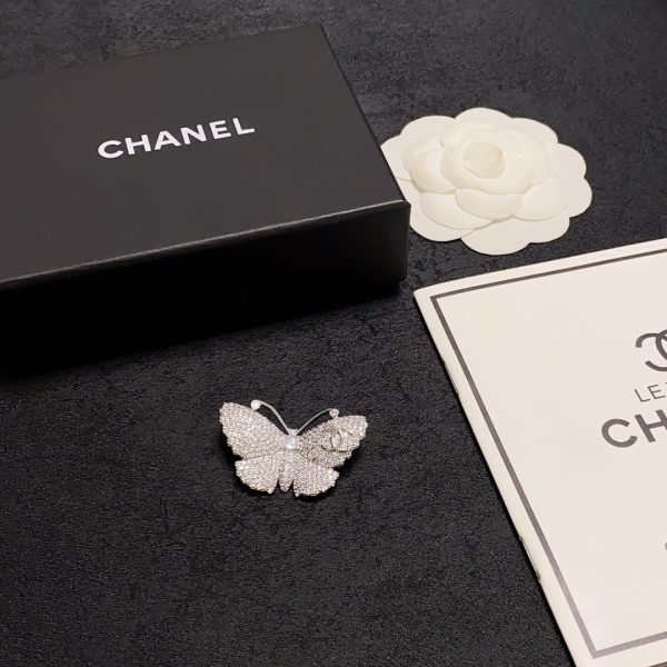 18K CC Butterfly Diamonds Brooch - Image 9