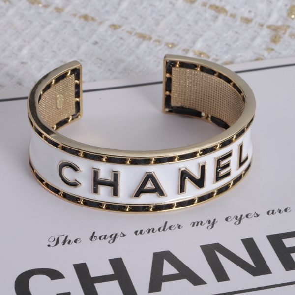 18K CC White Cuff Bracelet - Image 9