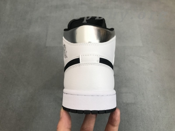Top Version Air Jordan 1 Mid Alternate Think 16 554724-121 - Image 9