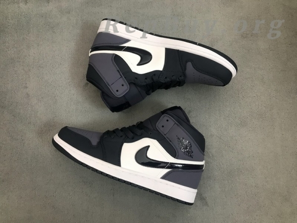 Top Version Air Jordan 1 Mid Obsidian Sanded Purple 554724-445 - Image 5