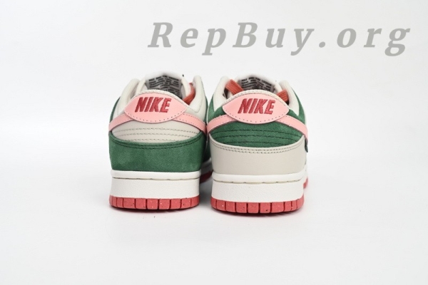 Top Version Nike Dunk Low SE All Petals United Fir Green FN8923-061 - Image 4