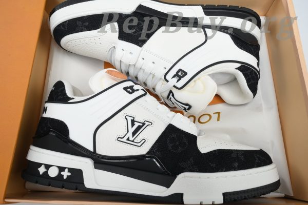 Louis Vuitton LV Trainer Sneaker replica, high quality LV Trainer copy, best LV sneaker rep, white black LV shoes, luxury replica sneakers, 1:1 LV Trainer, designer replica shoes, LV CK24071808 rep, premium LV sneaker duplicate
