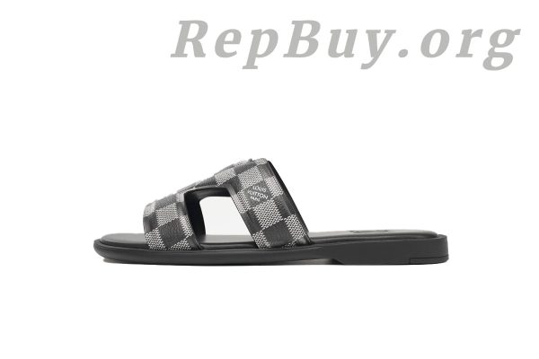 LOUIS VUITTON Oasis Black And White Checkerboard