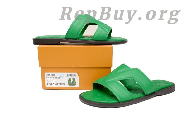 LOUIS VUITTON Oasis Green Glossy Surface - Image 10
