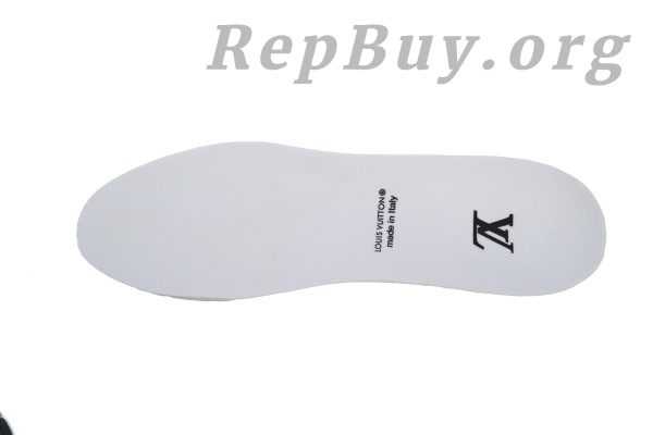 Louis Vuitton Trainer Sneaker replica, LV Alligator Leather Tongue sneakers, high quality LV Trainer rep, best LV white black sneakers, 1:1 Louis Vuitton shoes copy, luxury replica sneakers