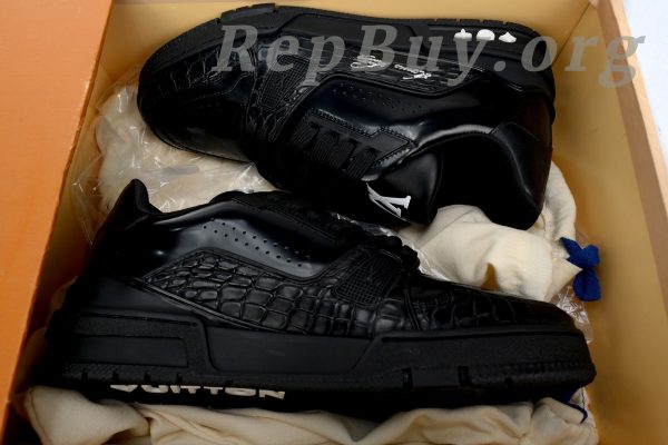 Louis Vuitton Trainer Sneaker replica, high quality LV sneaker copy, best LV Trainer rep, 1:1 Louis Vuitton Alligator Leather shoes, luxury black LV sneaker replica, premium replica sneakers, Louis Vuitton black Trainer dupes, top quality LV Alligator Leather sneakers