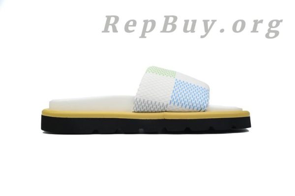 Louis Vuitton White Grid Pool Pillow Comfort Flat Slides - 图片 2