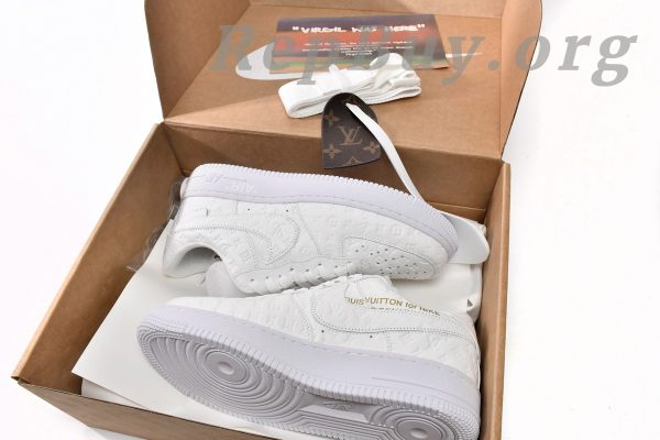 Top Version Louis Vuitton x Nike Air Force 1 Triple White LK0221 - 图片 17