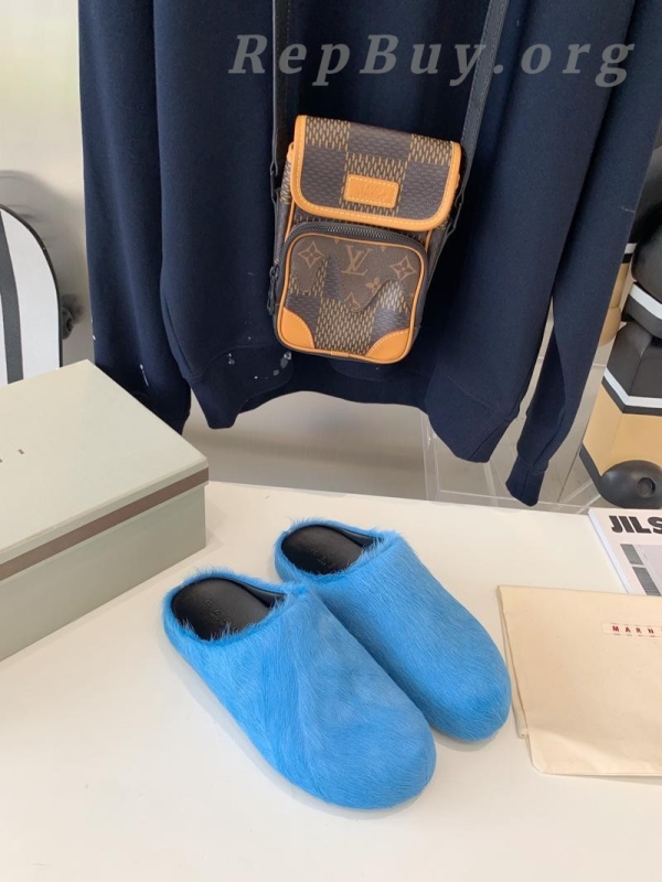 Marni Blue LONG-HAIR CALFSKIN FUSSBETT SABOT Slide SBMR000600P412200B56