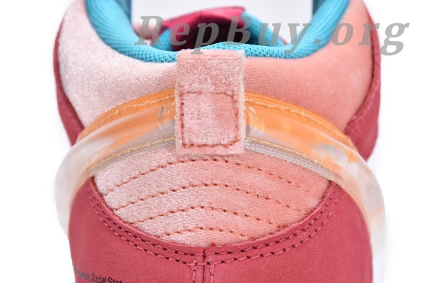 Top Version Nike Dunk Mid Social Status Free Lunch Strawberry Milk DJ1173-600 - 图片 12