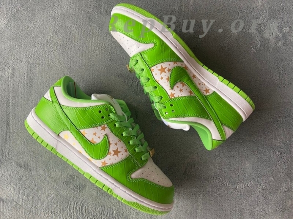 Top Version Nike SB Dunk Low Supreme Stars Mean Green (2021) DH3228-101 - 图片 5
