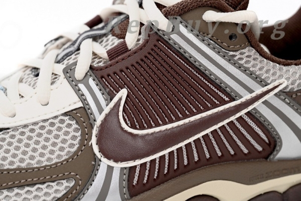 Nike Zoom Vomero 5 Earth Fossil FD9920-022 - Image 7