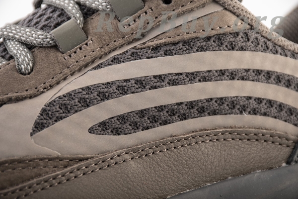 Top Version adidas Yeezy Boost 700 V2 Geode EG6860 - 图片 24
