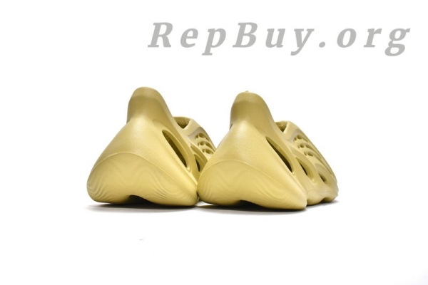 Top Version adidas Yeezy Foam Runner Sulfur GV6775 - 图片 4