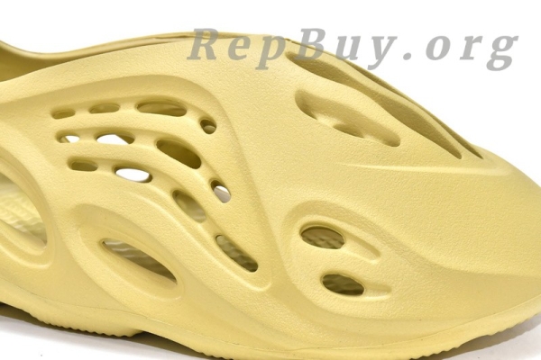 Top Version adidas Yeezy Foam Runner Sulfur GV6775 - 图片 7