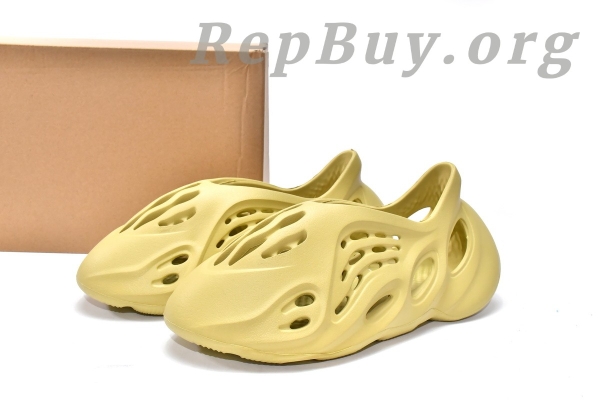 Top Version adidas Yeezy Foam Runner Sulfur GV6775 - 图片 13