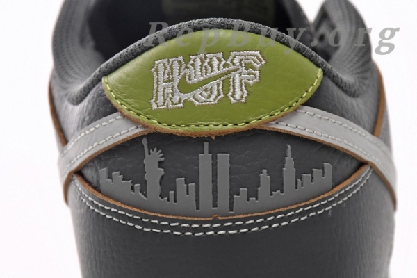 Top Version HUF x Nike Dunk Low SB Friends and Family FD8775-002 - Image 12