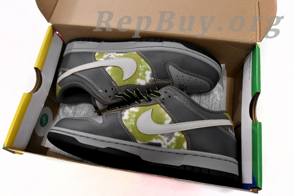 Top Version HUF x Nike Dunk Low SB Friends and Family FD8775-002 - Image 18