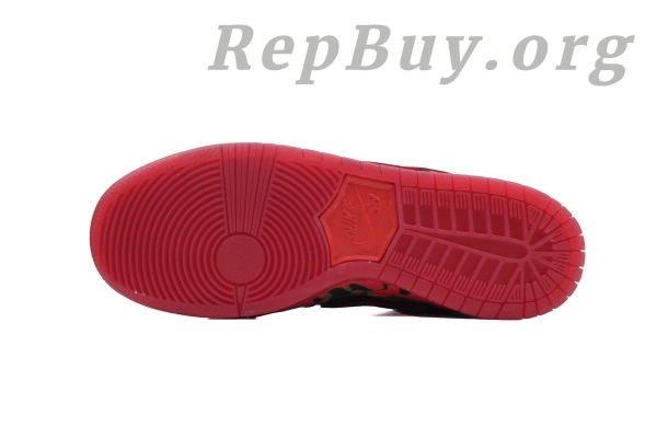 Top Version Nike SB Dunk Low Poppy Field, The Wizard of Oz FZ1291-600, high quality replica Nike SB Dunk, best copy Nike shoes, 1:1 rep sneakers, premium replica sneakers, exact copy Nike SB Dunk Low, perfect clone shoes, top-tier rep Nike, flawless imitation sneakers