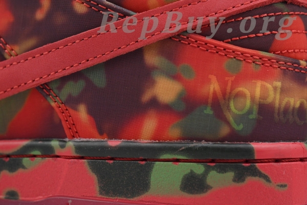 Top Version Nike SB Dunk Low Poppy Field, The Wizard of Oz FZ1291-600, high quality replica Nike SB Dunk, best copy Nike shoes, 1:1 rep sneakers, premium replica sneakers, exact copy Nike SB Dunk Low, perfect clone shoes, top-tier rep Nike, flawless imitation sneakers