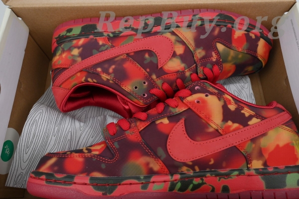 Top Version Nike SB Dunk Low Poppy Field, The Wizard of Oz FZ1291-600, high quality replica Nike SB Dunk, best copy Nike shoes, 1:1 rep sneakers, premium replica sneakers, exact copy Nike SB Dunk Low, perfect clone shoes, top-tier rep Nike, flawless imitation sneakers