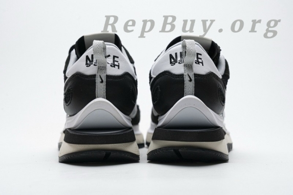 Top Version Nike Vaporwaffle sacai Black White CI9928-001 - 图片 15