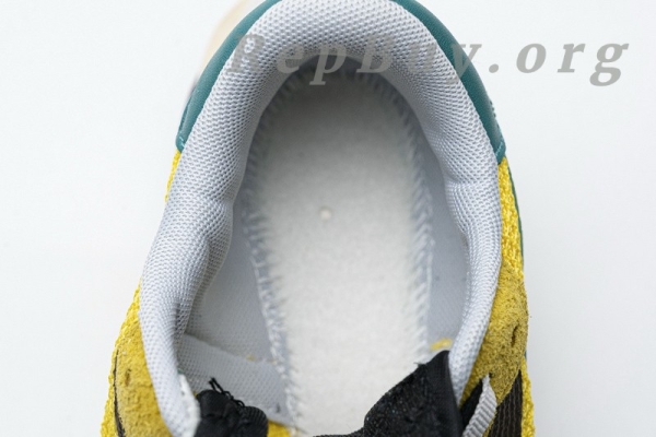 Top Version Nike Vaporwaffle sacai Tour Yellow Stadium Green CV1363-700 - Image 12