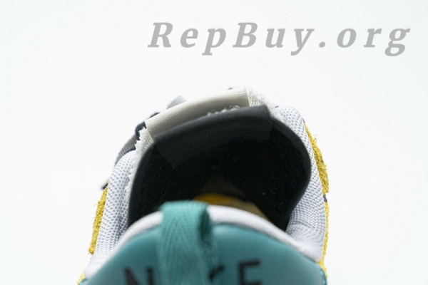 Top Version Nike Vaporwaffle sacai Tour Yellow Stadium Green CV1363-700 - Image 10