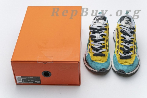 Top Version Nike Vaporwaffle sacai Tour Yellow Stadium Green CV1363-700 - Image 13