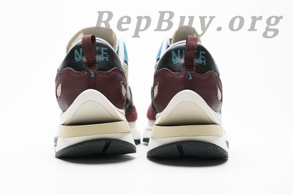 Top Version Nike Vaporwaffle sacai Villain Red Neptune Green DD3035-200 - Image 3