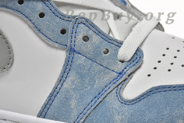 Top Version Air Jordan 1 High OG Hyper Royal 555088-402 - Image 12